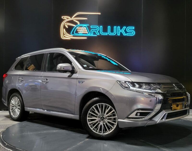 <h1>MITSUBISHI OUTLANDER III Hybrid PHEV 2.4 MIVEC 224cv Instyle 4WD BVA</h1>