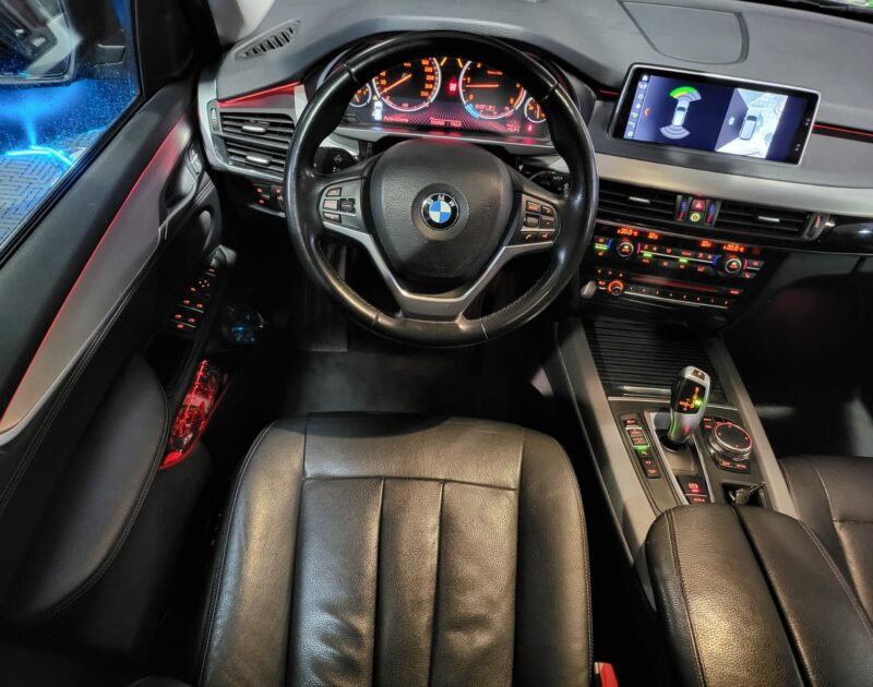 <h1>BMW X5 30d xDrive 258cv Lounge Plus BVA // AFFICHAGE TETE HAUTE/CAMERA DE RECUL/SIEGES CHAUFFANT</h1>