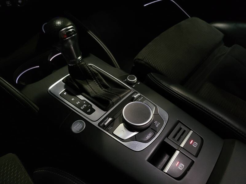 <h1>AUDI A3 Sportback 2.0 TDI 150cv S TRONIC S LINE TO / B&O / VIRTUAL / CARPLAY / SPORT&SOUND</h1>