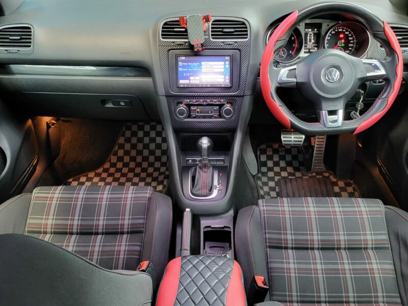 <h1>VOLKSWAGEN GOLF VI GTI 2.0 TSI 210cv Boîte Auto DSG / VOLANT A DROITE / IMPORTATION JAPONAISE</h1>