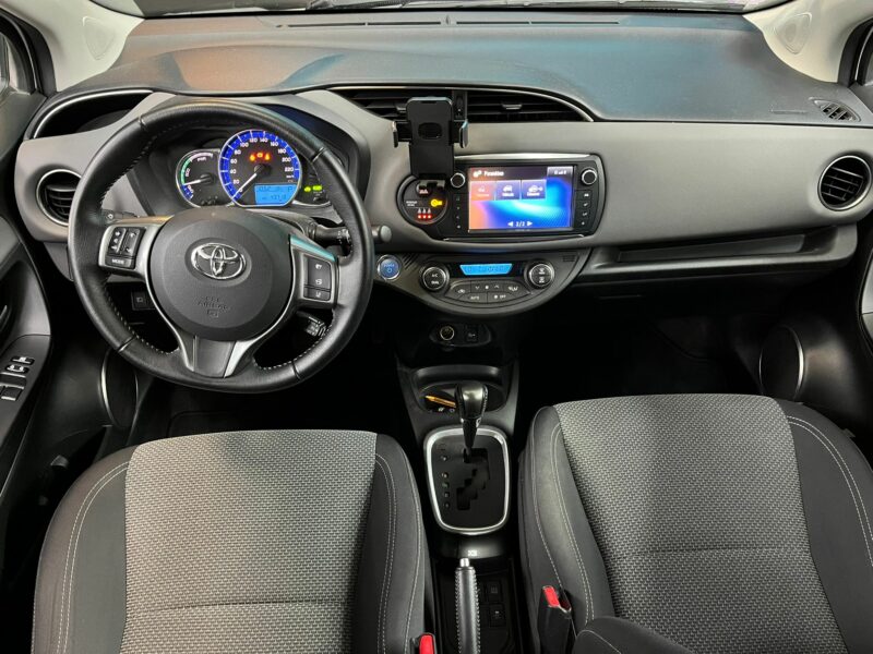 <h1>TOYOTA YARIS 2017 1.5 Hybrid 100cv BUISNESS</h1>