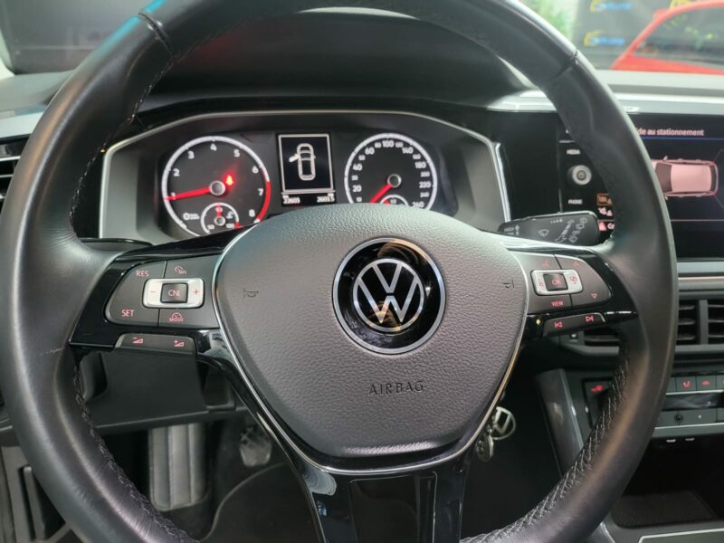 <h1>VOLKSWAGEN POLO VI 1.0 TSI 95cv  R-line BVM5</h1>