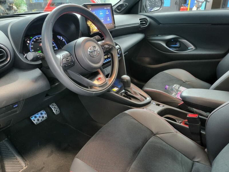 <h1>TOYOTA YARIS CROSS 1.5 Hybrid 116cv FINITON GR</h1>