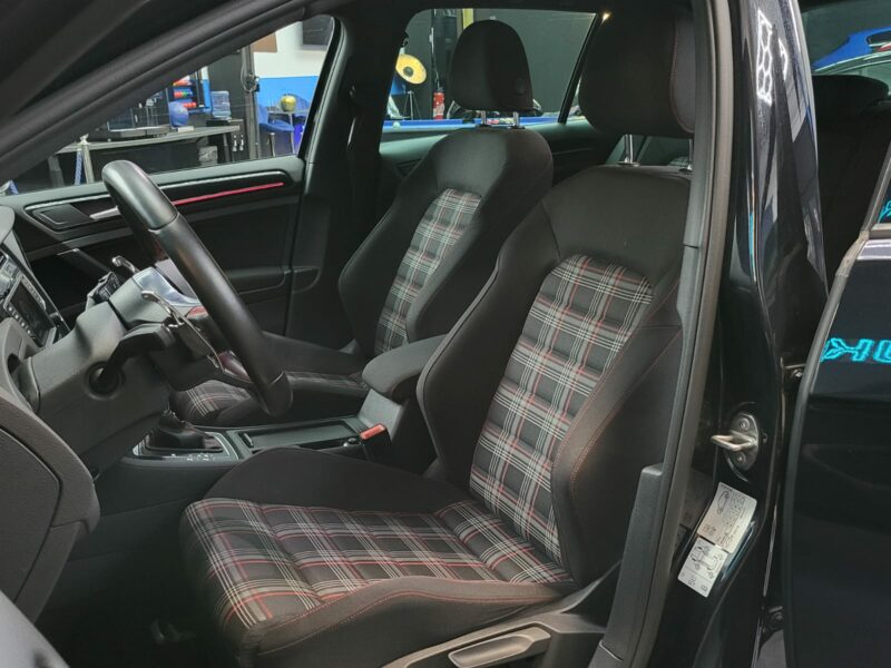 <h1>VOLKSWAGEN GOLF VII GTI Performance 2.0 TSI 230cv Boîte Auto DSG</h1>