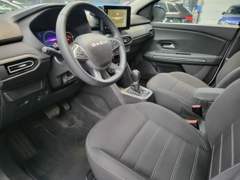 <h1>1.6 HYBRID 141 cv EXTREME / 7 PLACES </h1>