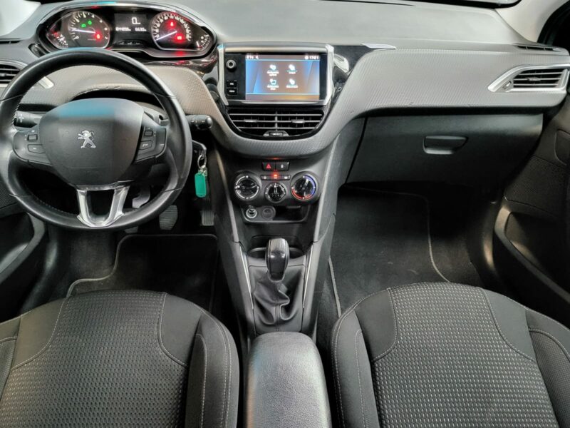 PEUGEOT 208 1.2 PureTech 82cv Signature BVM5