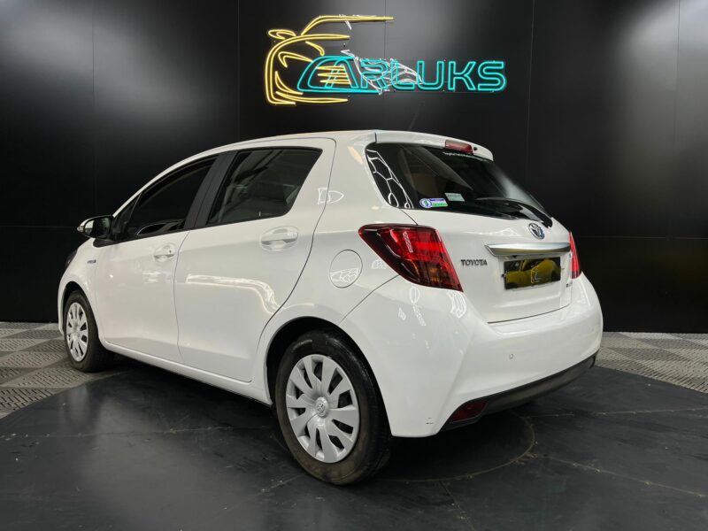 <h1>TOYOTA YARIS 2017 1.5 Hybrid 100cv BUISNESS</h1>