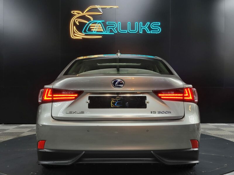 <h1>LEXUS IS III 300h Hybrid 223cv Luxe Boîte Auto E-CVT</h1>