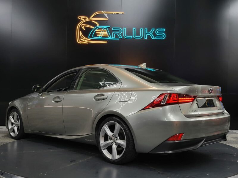 <h1>LEXUS IS III 300h Hybrid 223cv Luxe Boîte Auto E-CVT</h1>