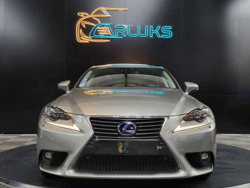 <h1>LEXUS IS III 300h Hybrid 223cv Luxe Boîte Auto E-CVT</h1>